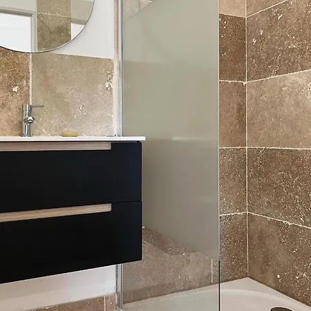 1 Bedroom Gorgeous In Orgon